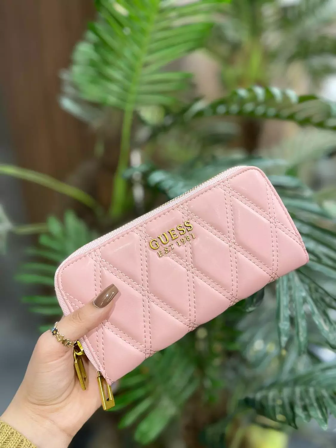 Guess Wallet W04 3