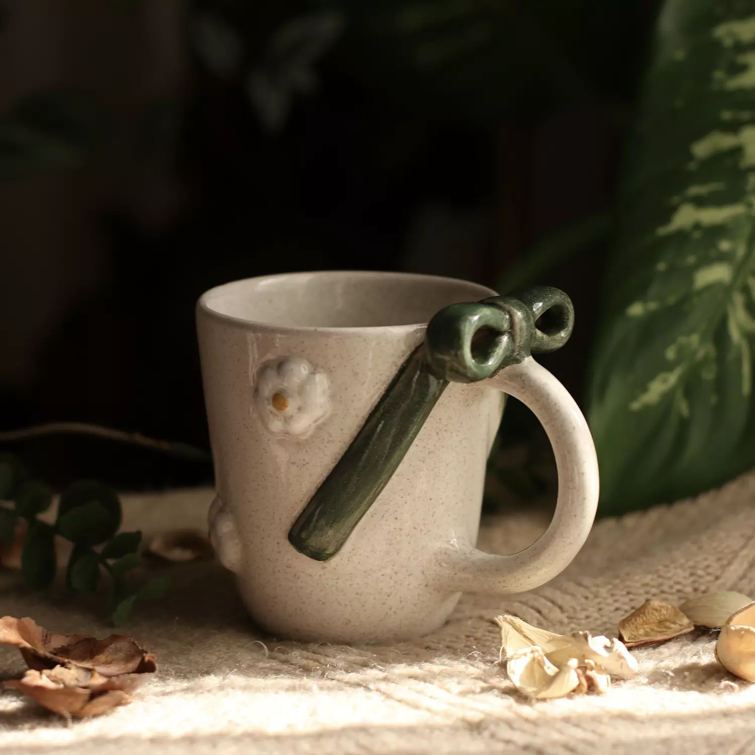 <p style="text-align: center"><span style="color: #ffffffff"><strong>Bow Mug</strong></span></p>