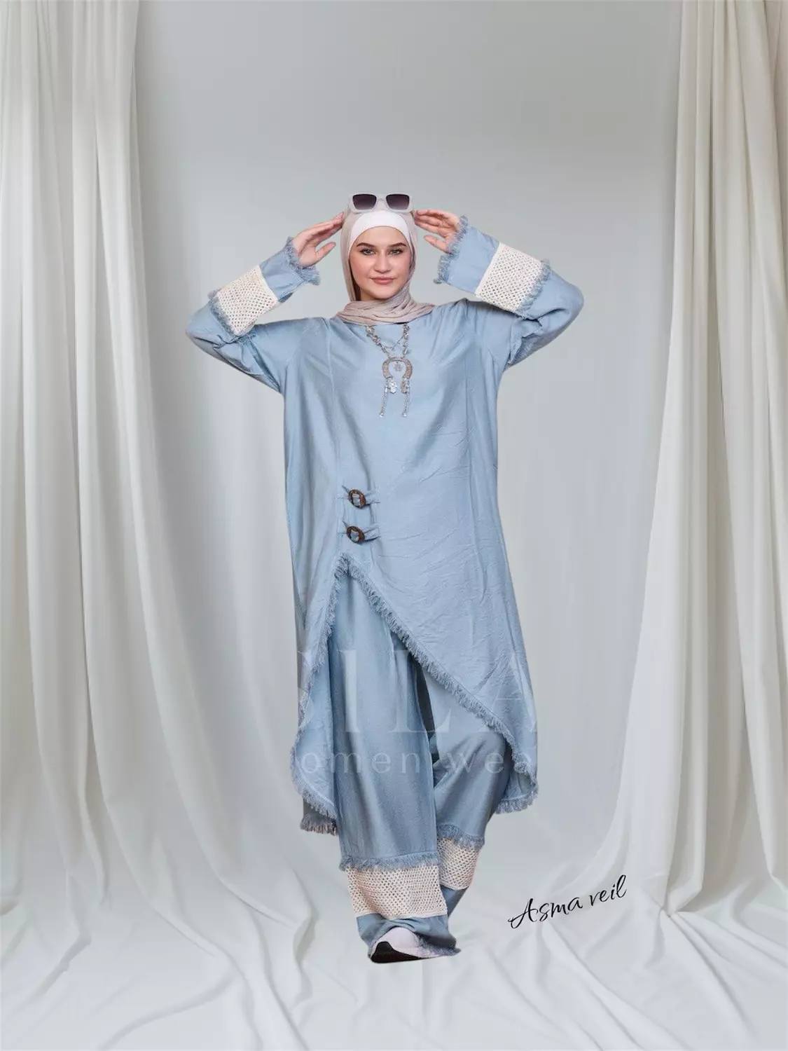 Linen Suit with Delicate Guipure – Effortless Elegance 1
