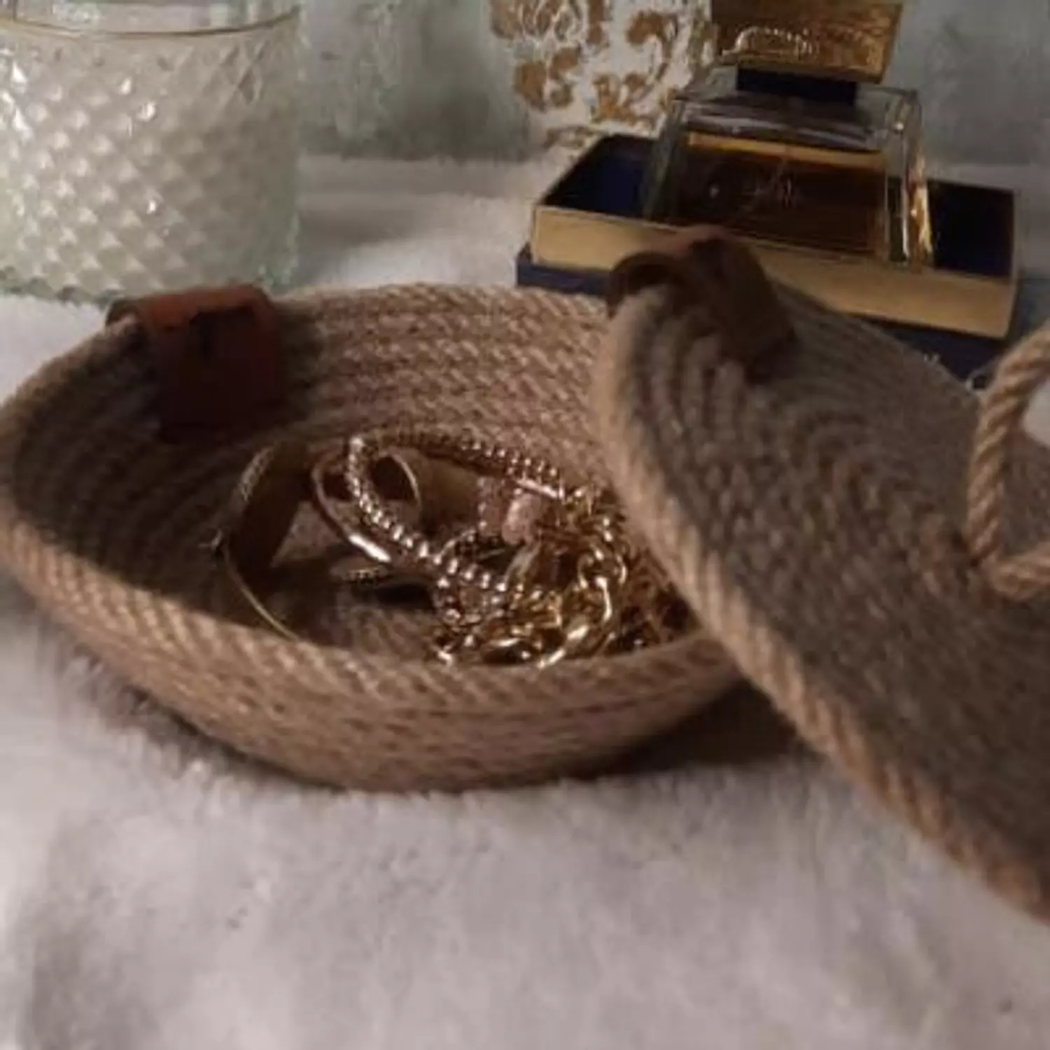 Jute Rope Organizer with Lid hover image
