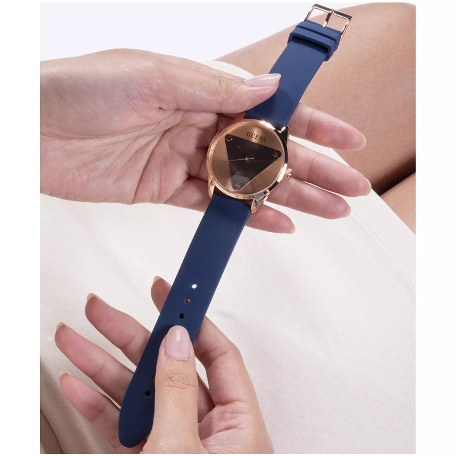 Guess GW0509L1 Watch For Ladies Case Color Rose Gold Tone - Round Shape Silicone Strap 7