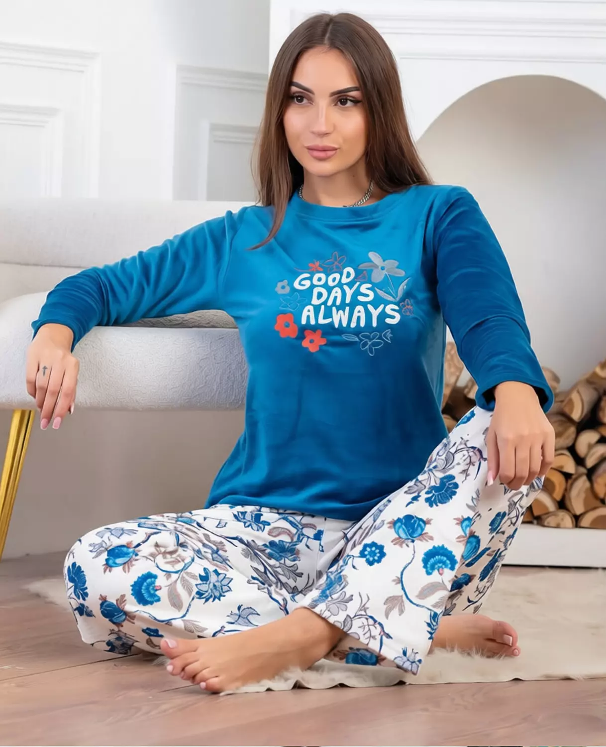 2-Piece Velvet Lounge Set hover image