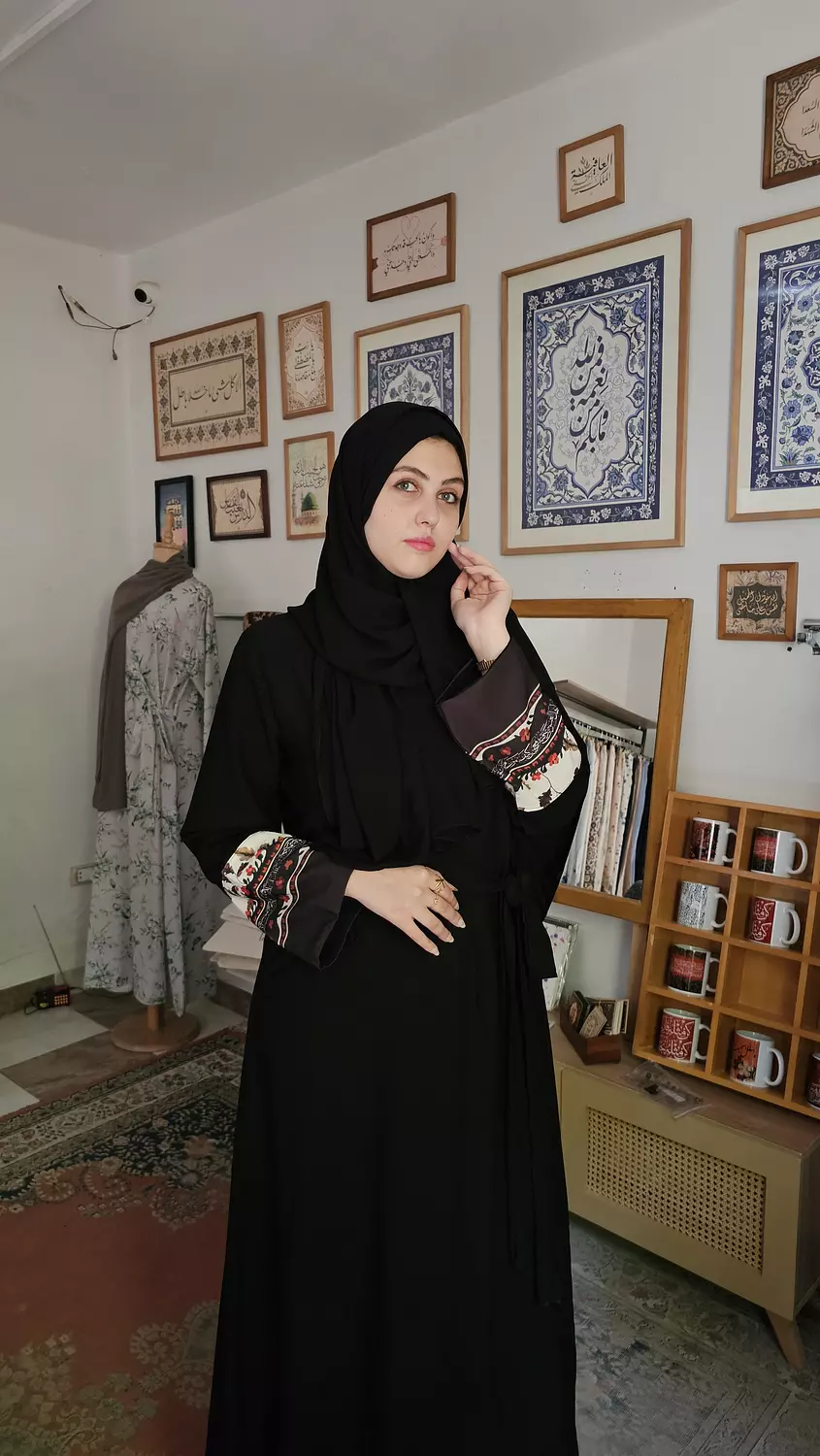 وعذلت أهل العشق/عباية image