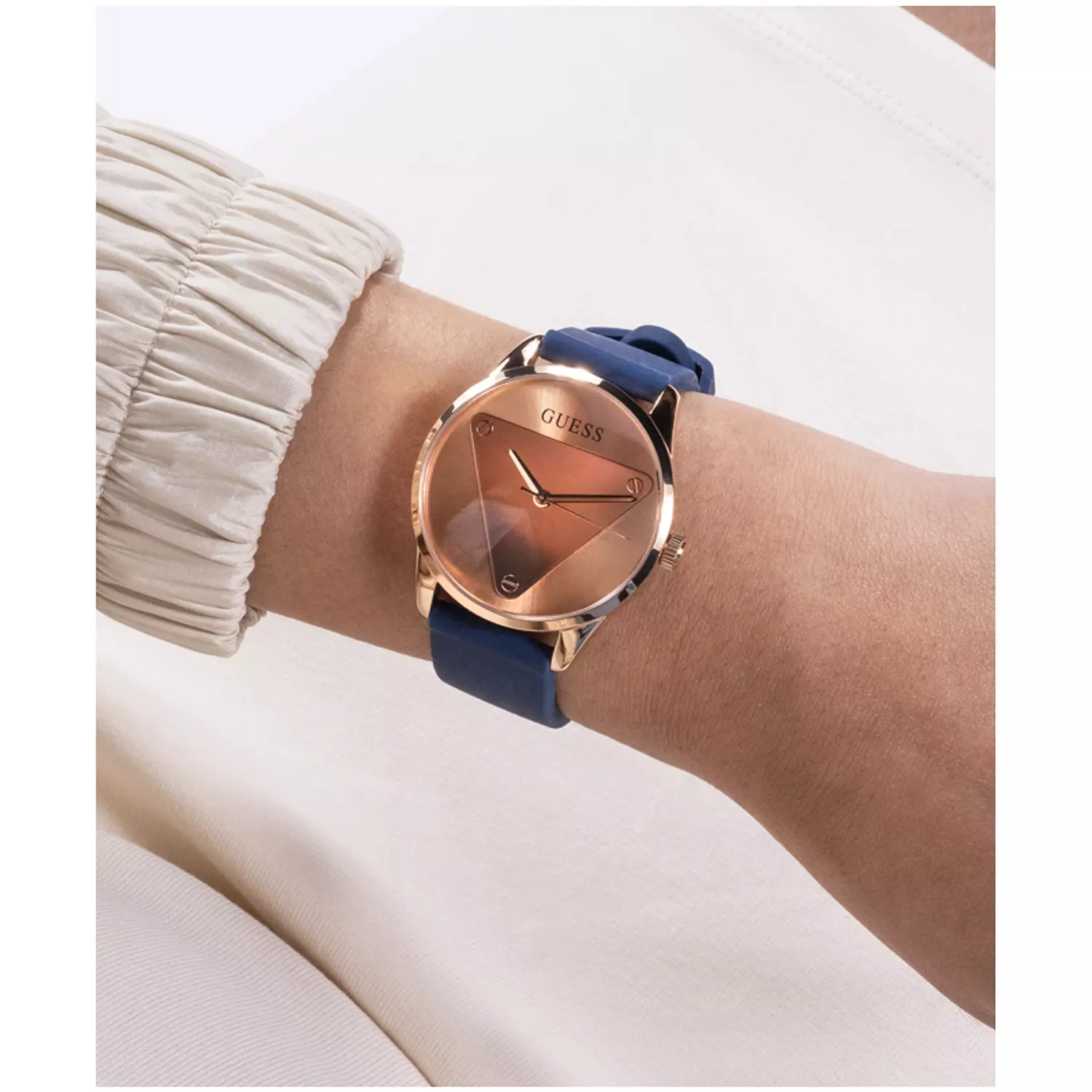 Guess GW0509L1 Watch For Ladies Case Color Rose Gold Tone - Round Shape Silicone Strap 6