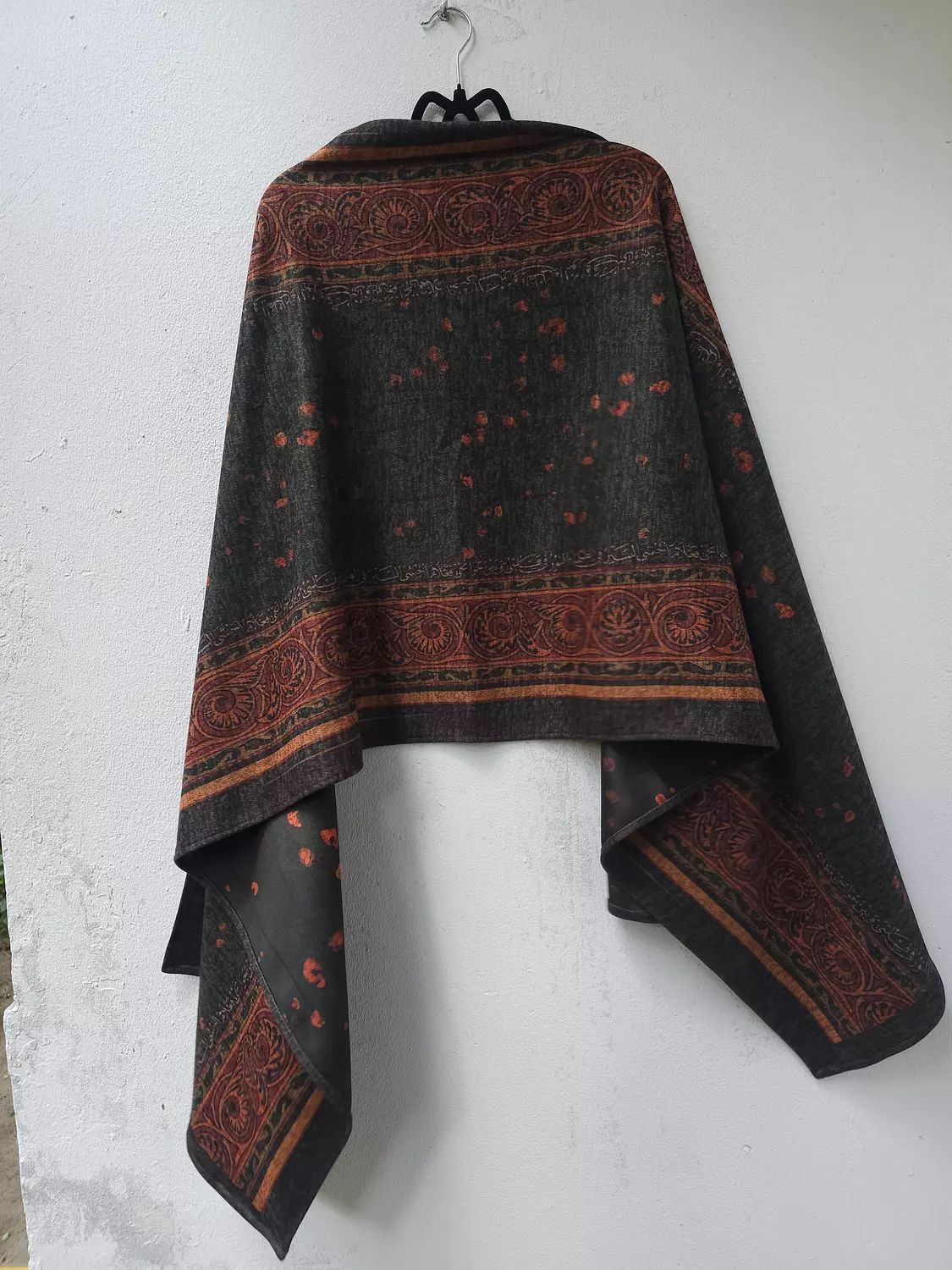 النُّور في قلبي وبينَ جوانحي /صوف  image