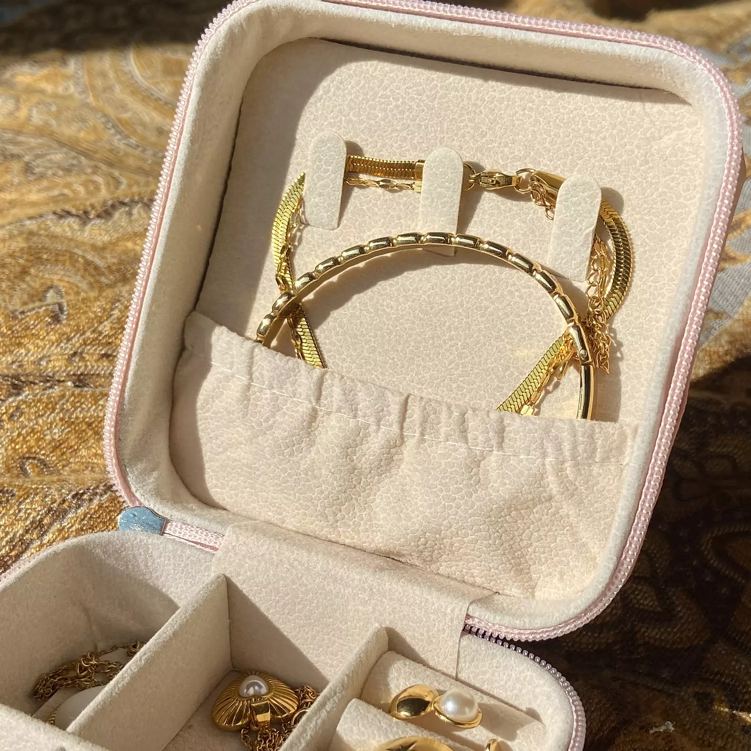 Accessories organizer  2