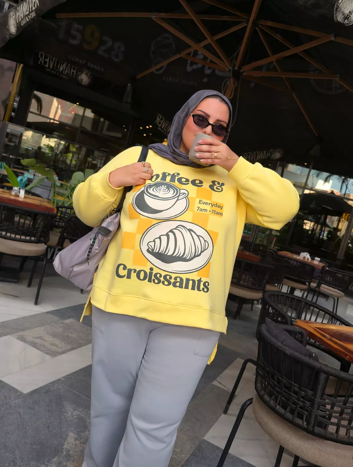 The crew neck in butter yellow hover image