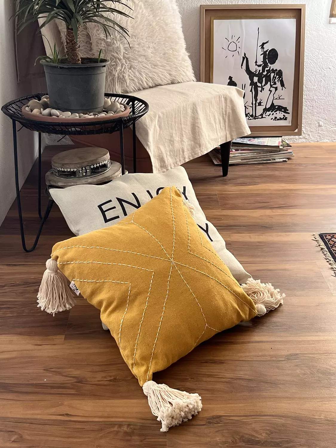 X embriodery cushion
