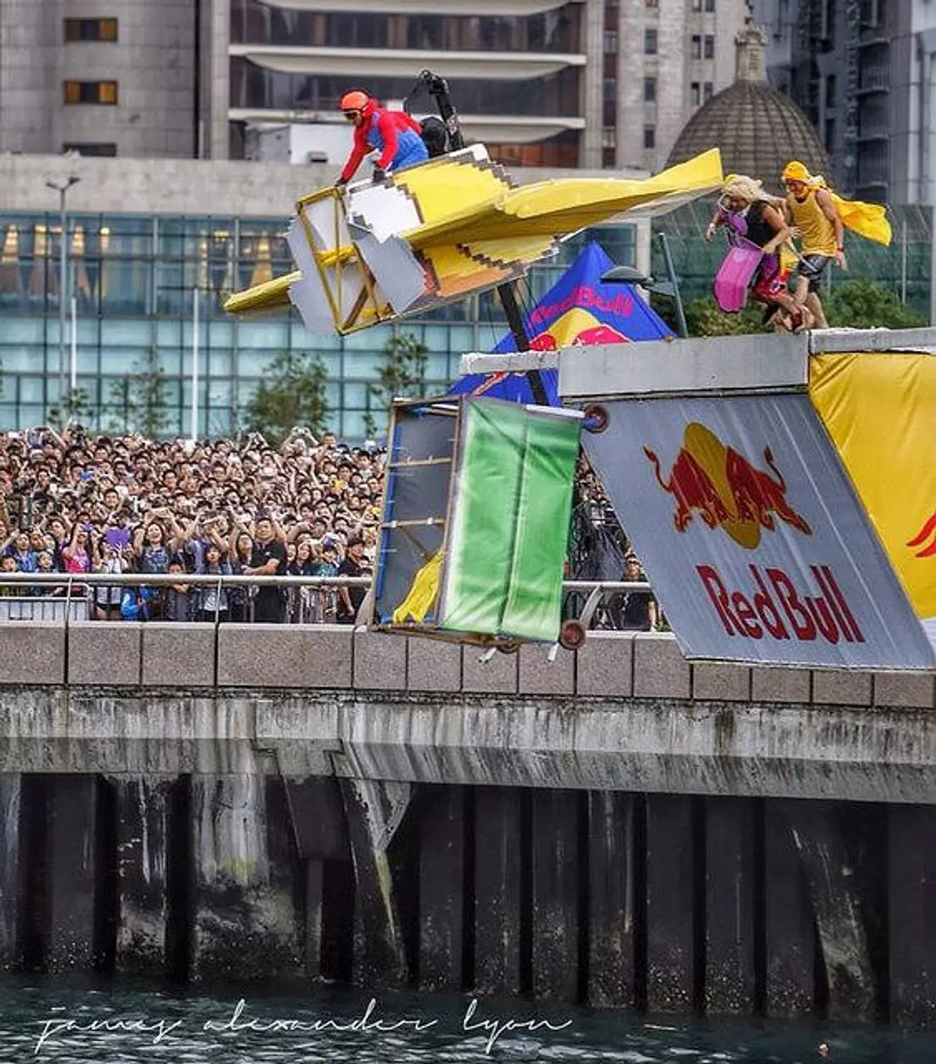 🎖️🌐 Red Bull... From Energy Drink to a Driving Force for Innovation and Change. 6
