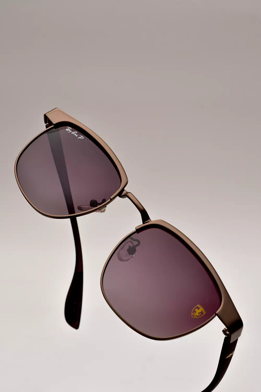 <p style="text-align: start"><strong>basic sunglasses</strong></p>