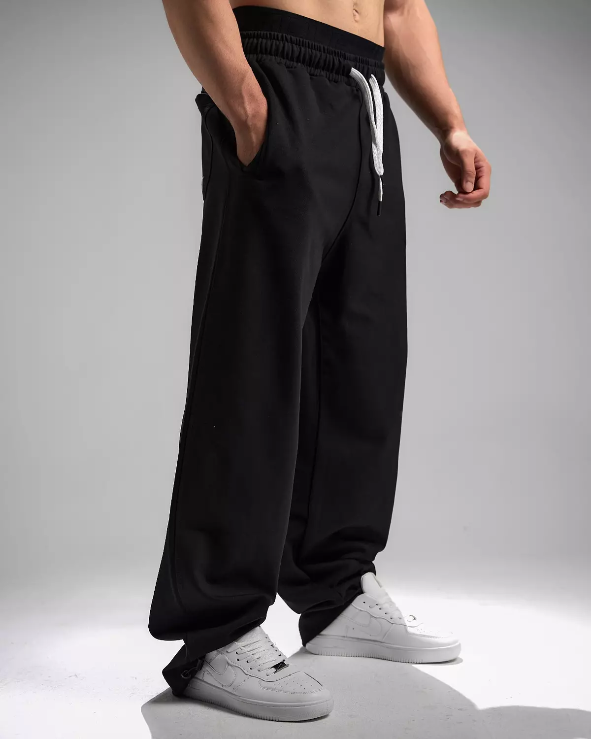CLASSIC BAGGY SWEATS- black hover image