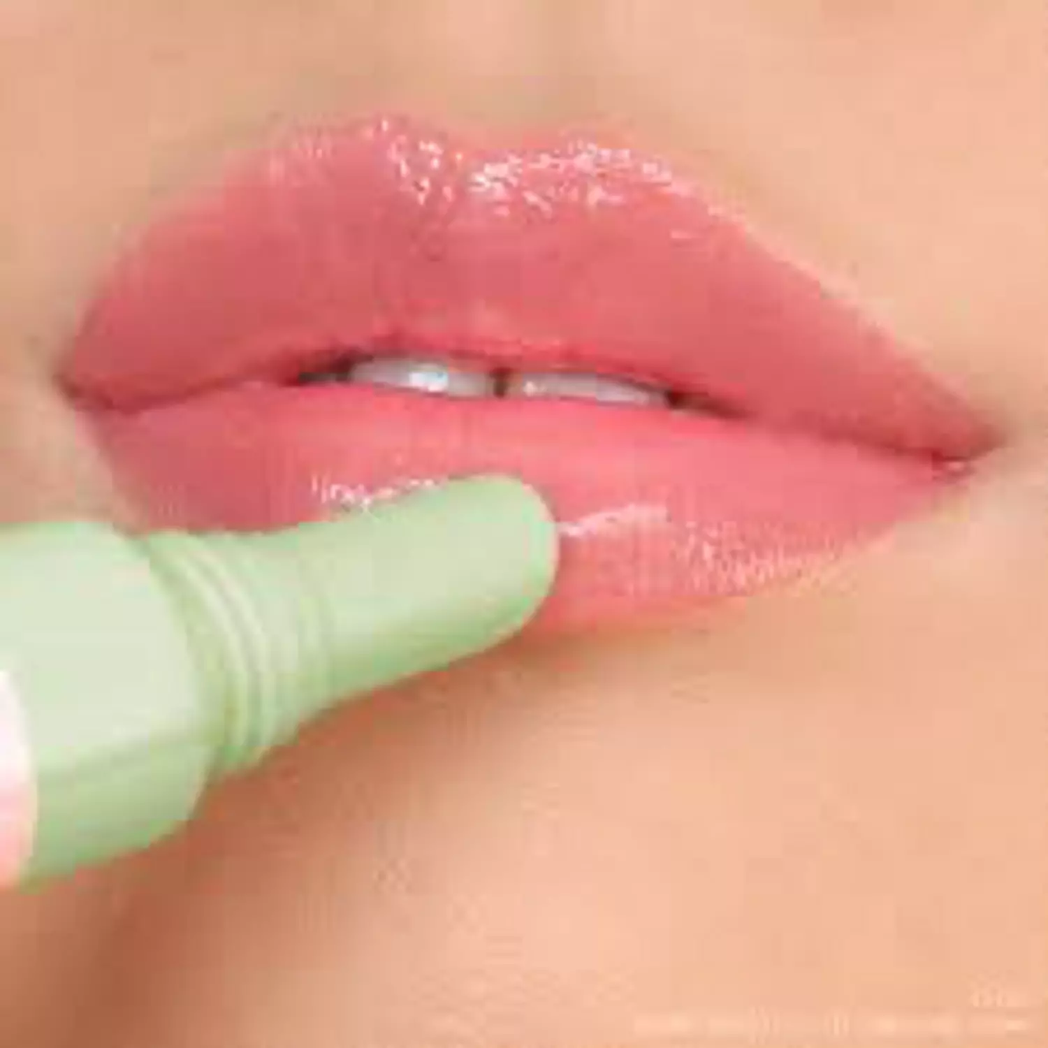 Our innovative pH adaptive pigmented gloss is now available in more tinted-to-perfection  1