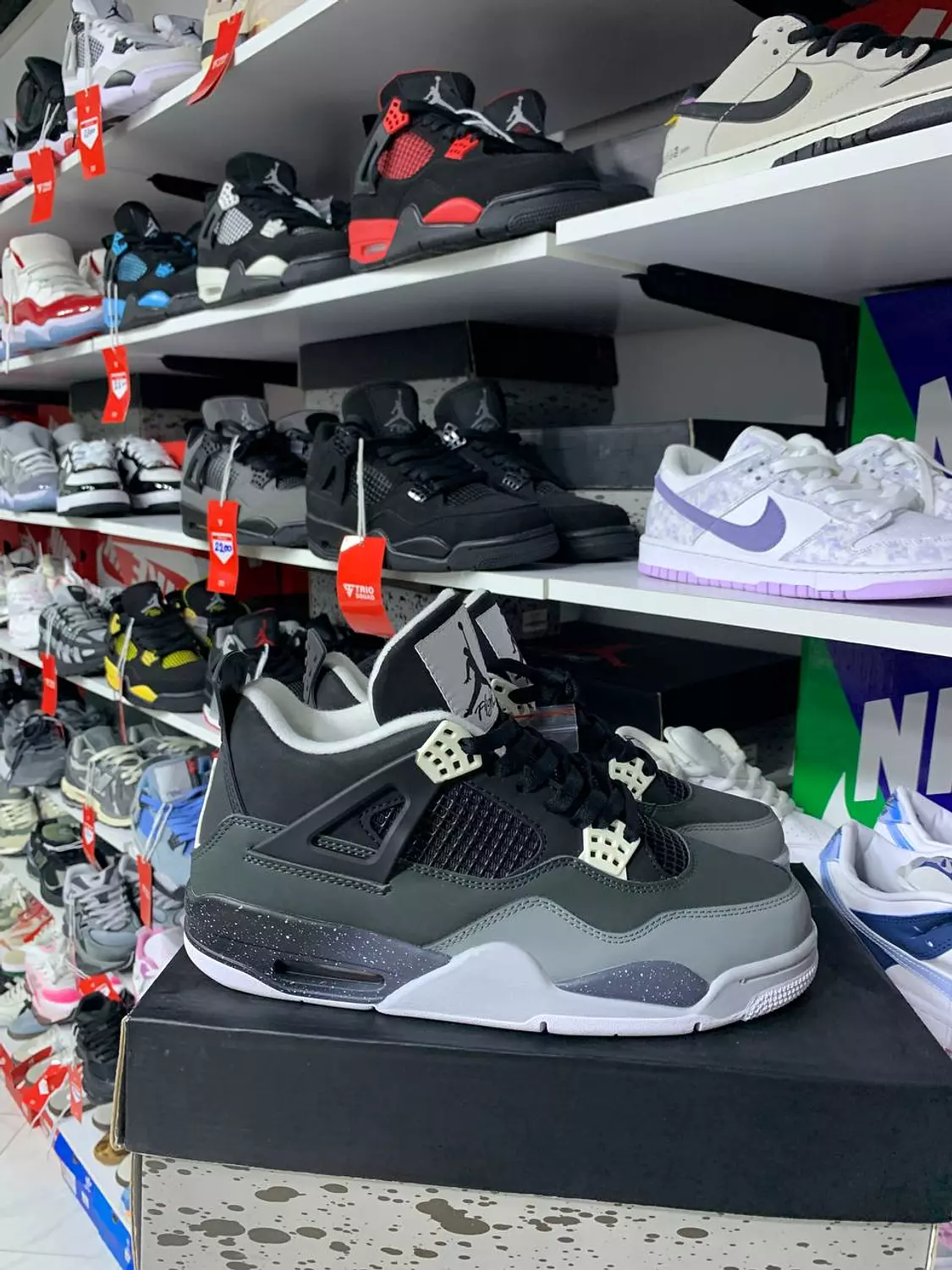 Nike Jordan 4 fear 1