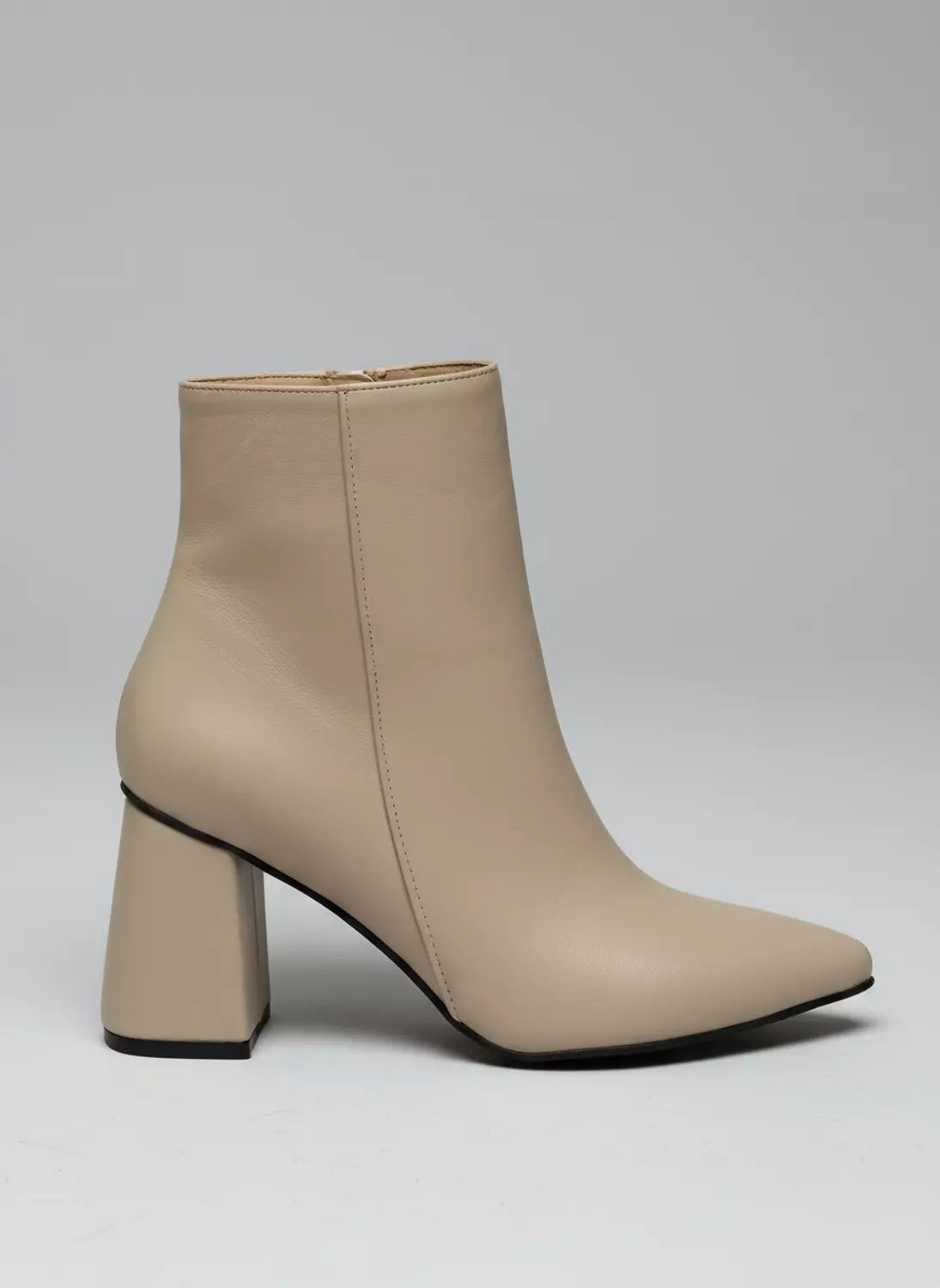 Stylish Leather Ankle Boots – Medium Heel, Side Zipper