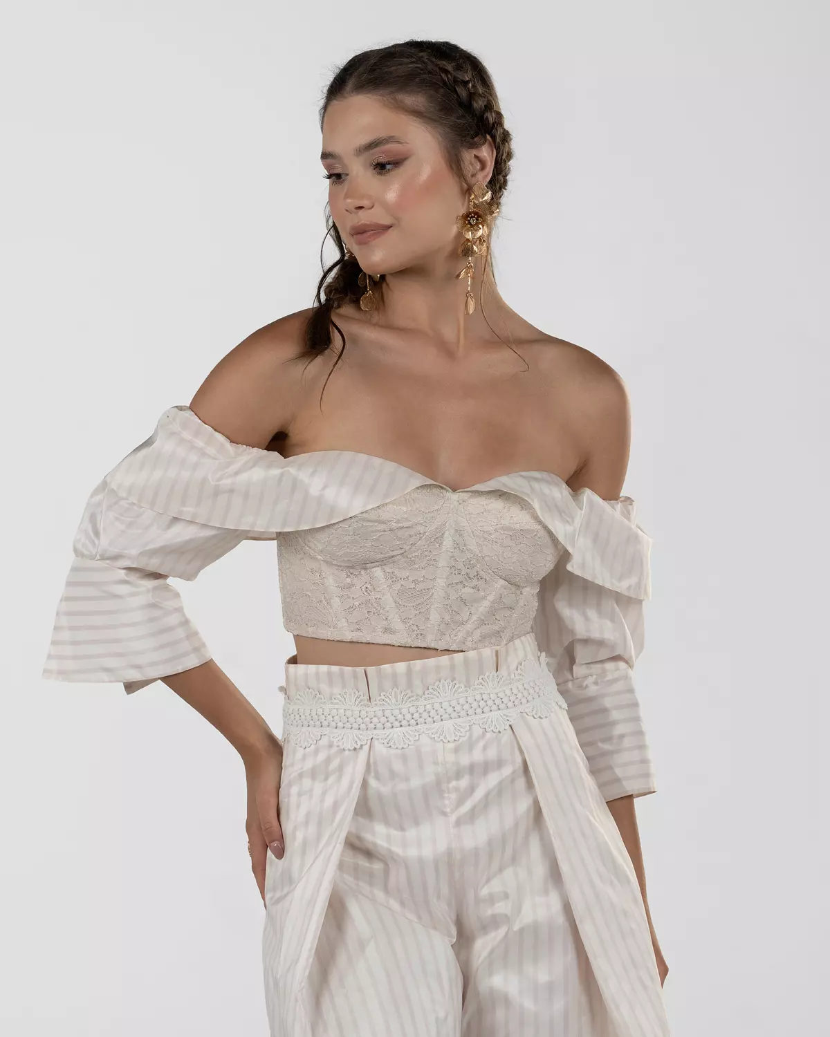 Chic White Off-Shoulder Bustier Crop Top 5