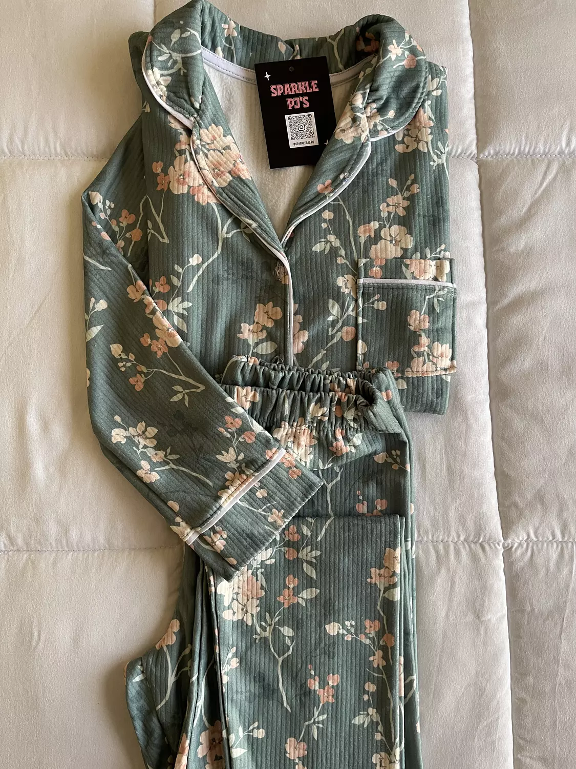 Green flory buttoned pajama