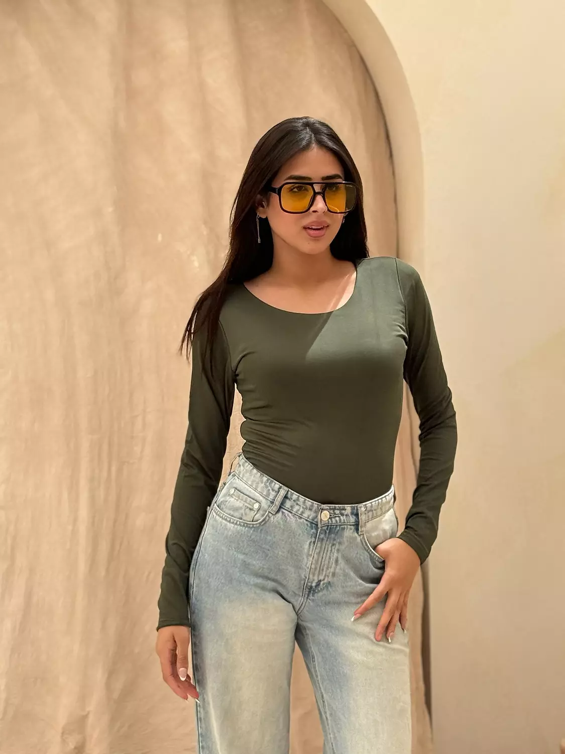 066 Round Neck Long Sleeves image