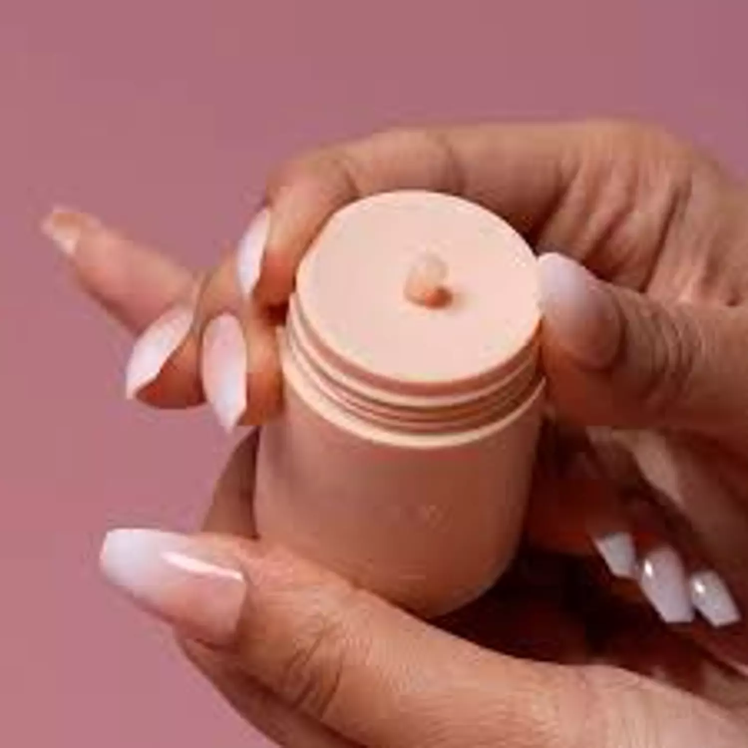 Fenty Skin Plush Puddin' Intensive Recovery Lip Mask With Pomegranate Sterols + Vitamin E 4