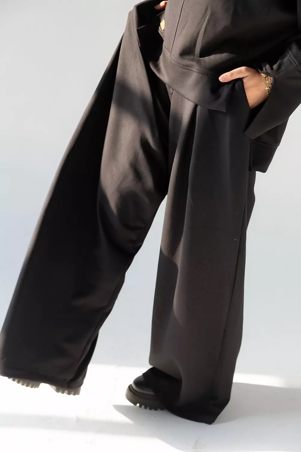 Ella Oysho Pants in Black 1