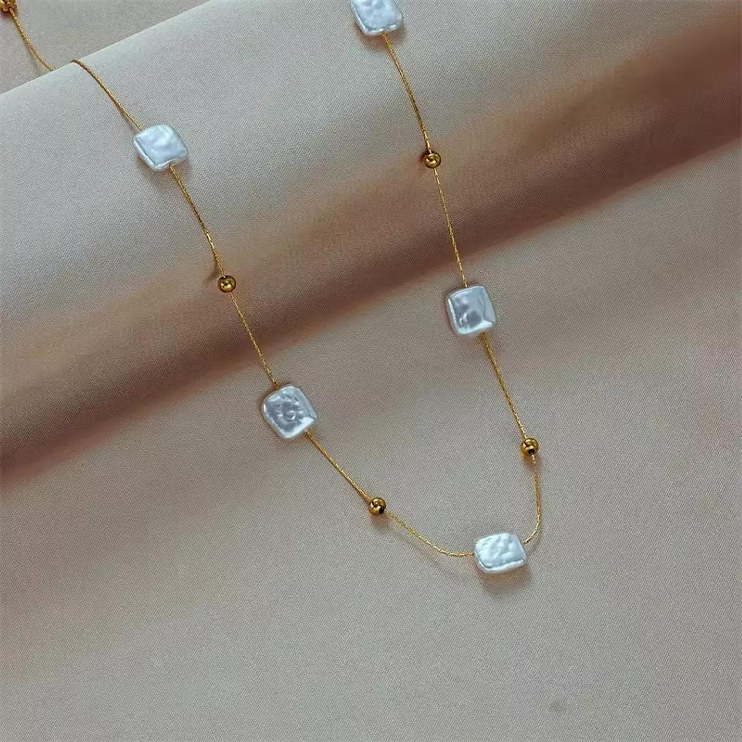 Square pearl chain necklace  2