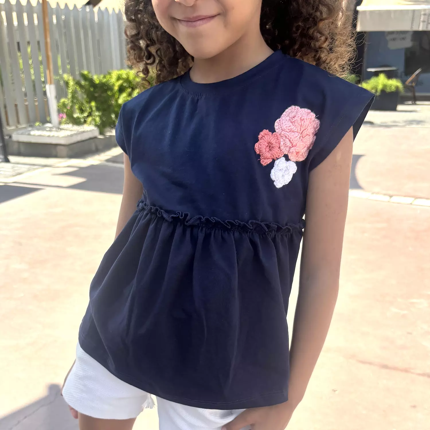 Navy T-shirt with crochet flowers 