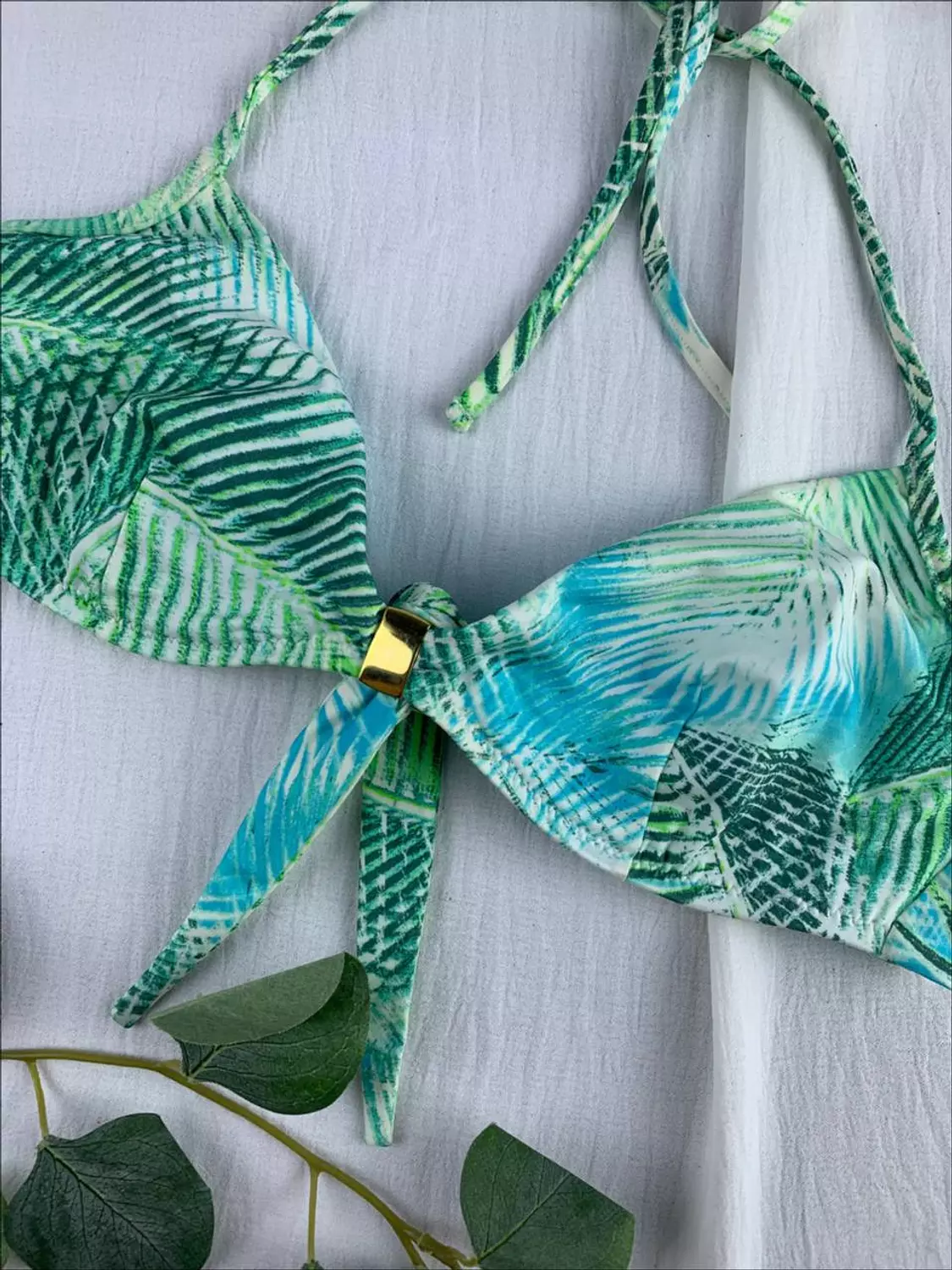 Wired unpadded bikini top made in Germany   Uv resistance  Water resistance  Chlorine resistance   Size 36B  hover image