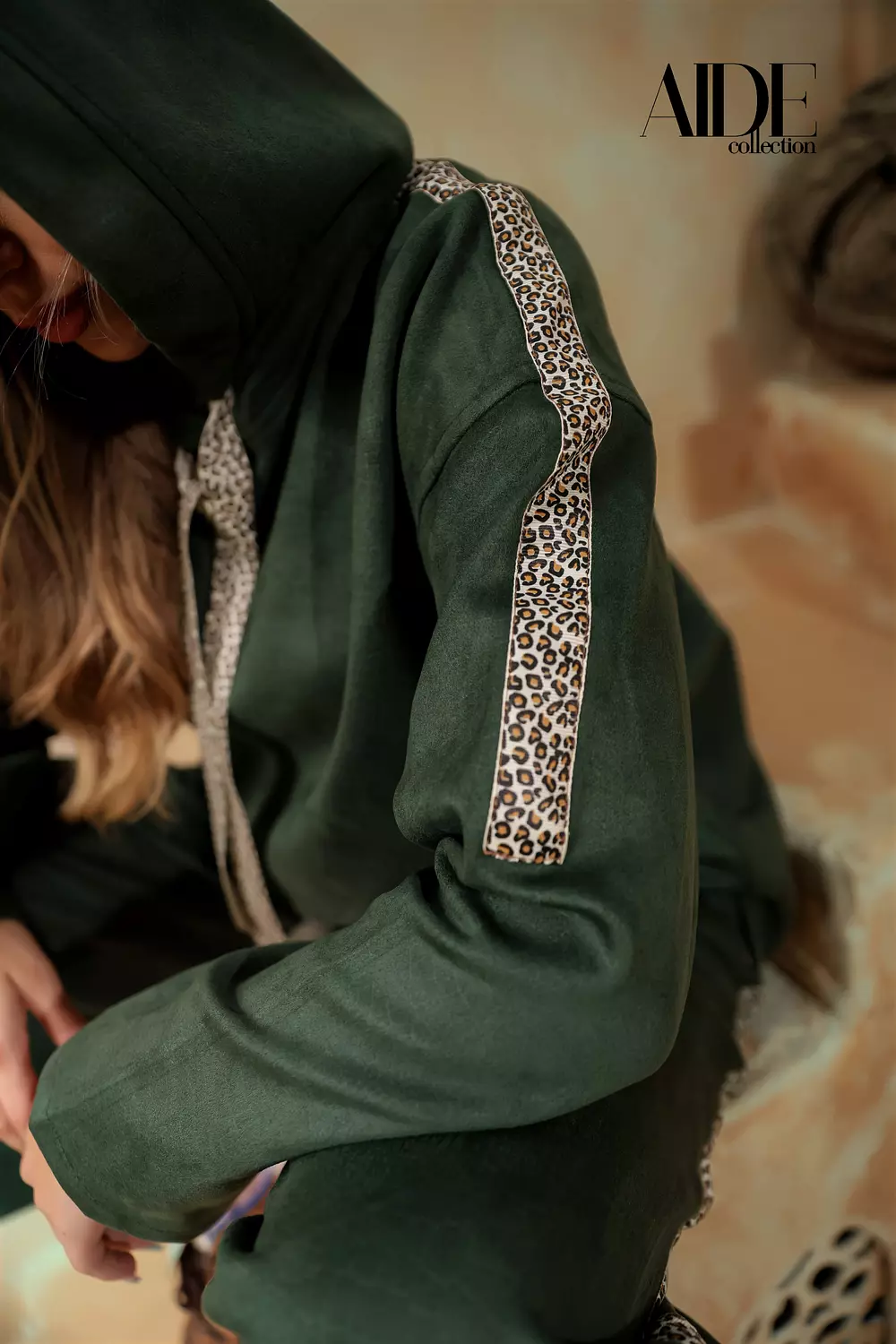 Tiger ribbon suit hover image