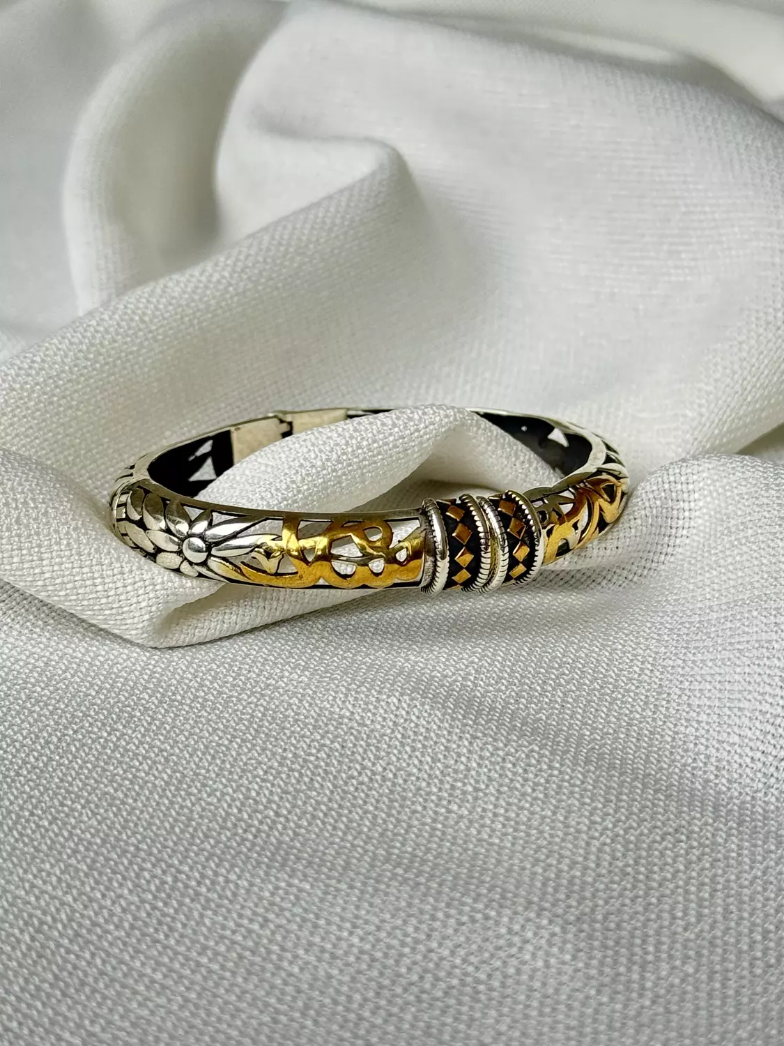 Hob & Salam Bangle hover image