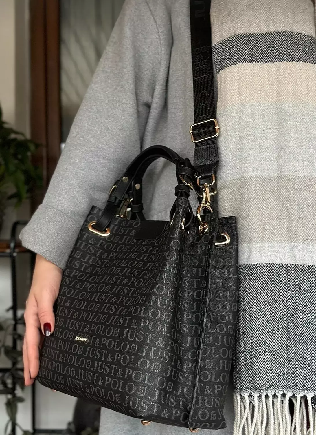 Elegant black Tote by just&polo image