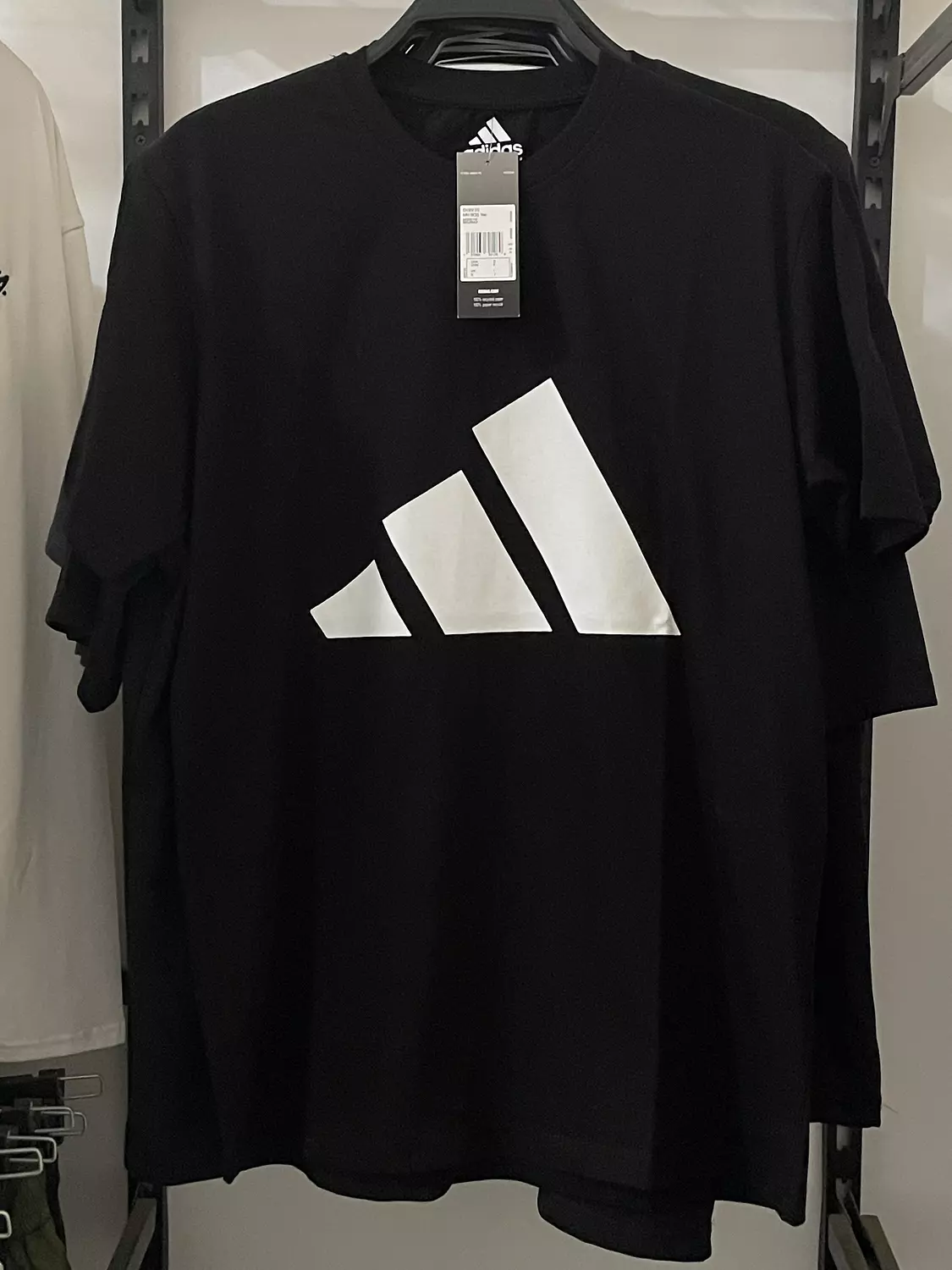 T-shirt adidas slim fit ✨ hover image