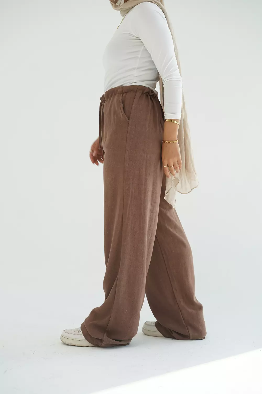 Brown linen trousers with waistband 2