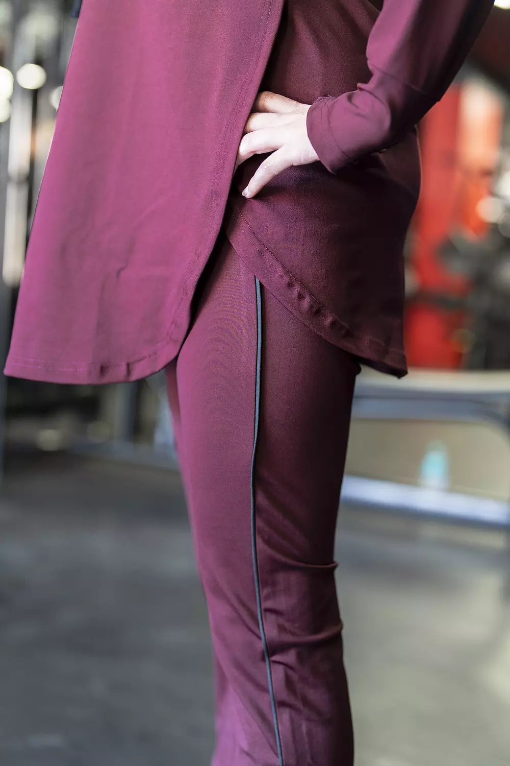 HURRA'S FLAIR PANTS IN BURGANDY image