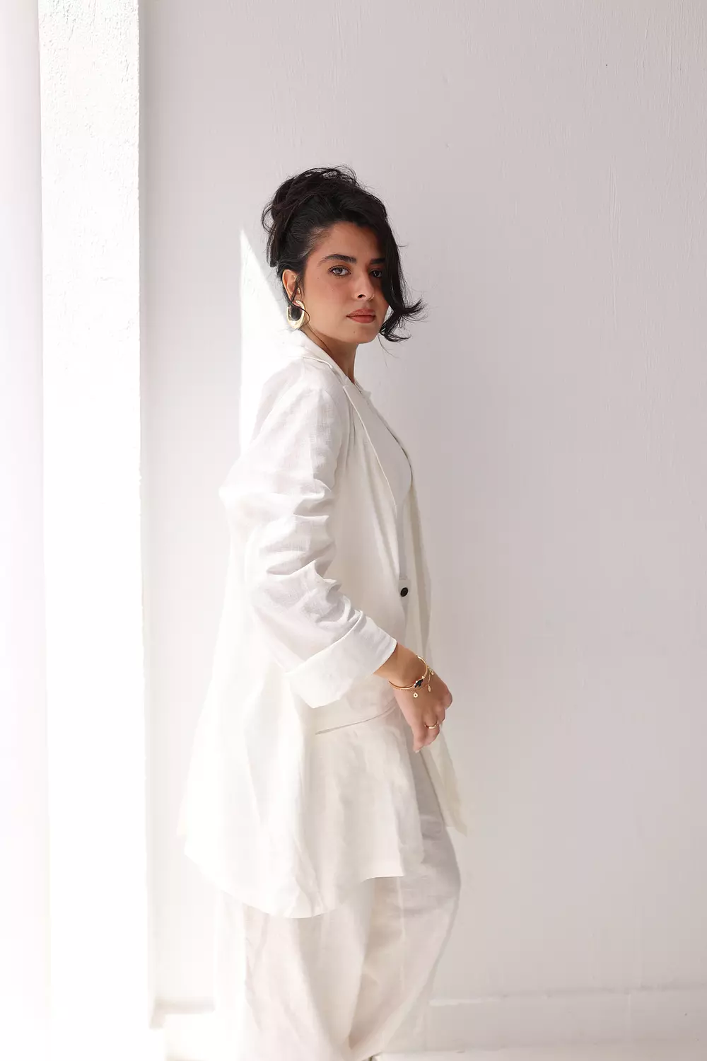 Fitted linen blazer in white  hover image