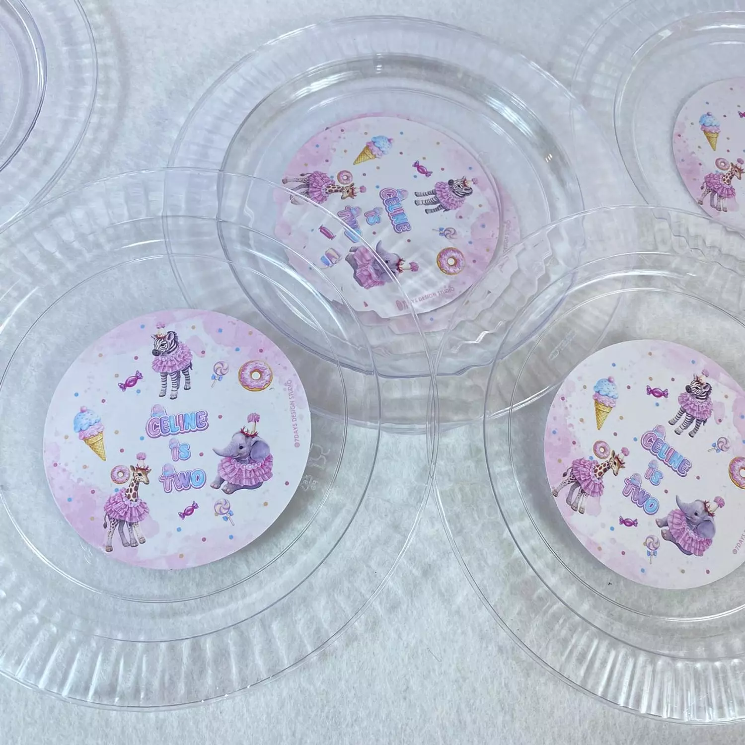 10 Plastic Plates 10