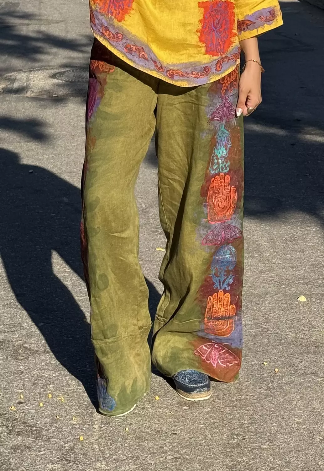 Hand -printed& painted olive linen pants  4