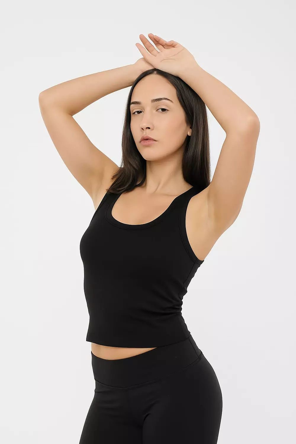U-shaped tank top- Black – sleek, classic essential 2