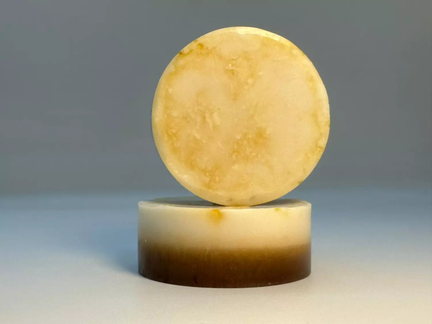 vitamin C honey shampoo bar image