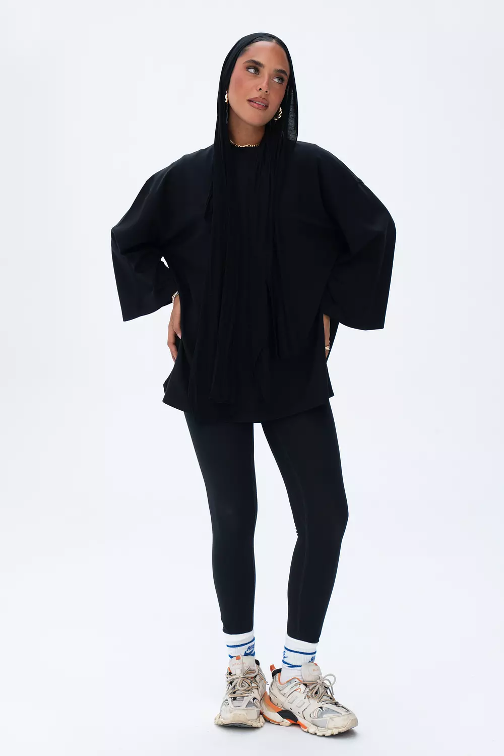 The Everyday Flow Top in Black 2
