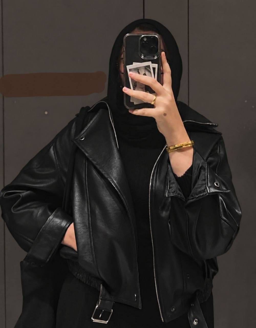 <p style="text-align: start">Leather jacket with belt</p>