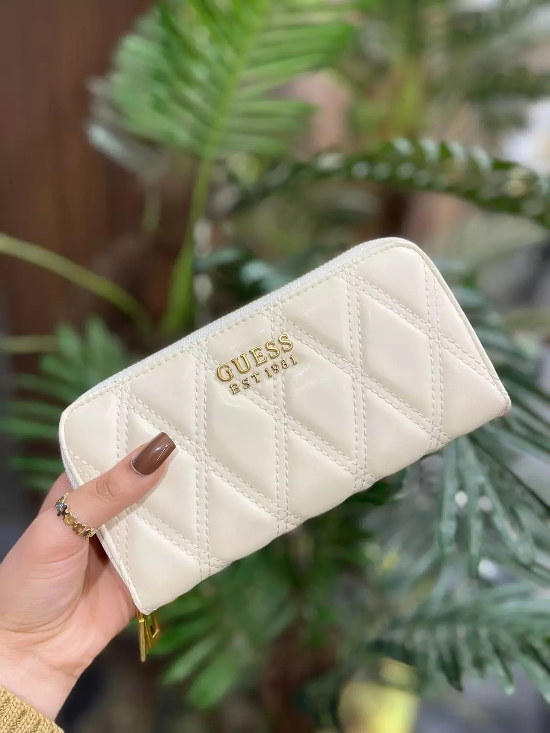 Guess Wallet W04 2