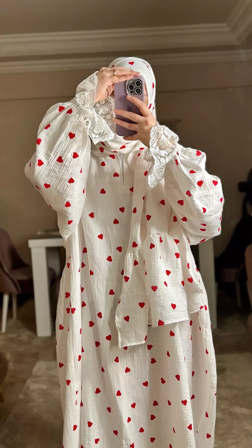 Ghazal Isdal (Red) image