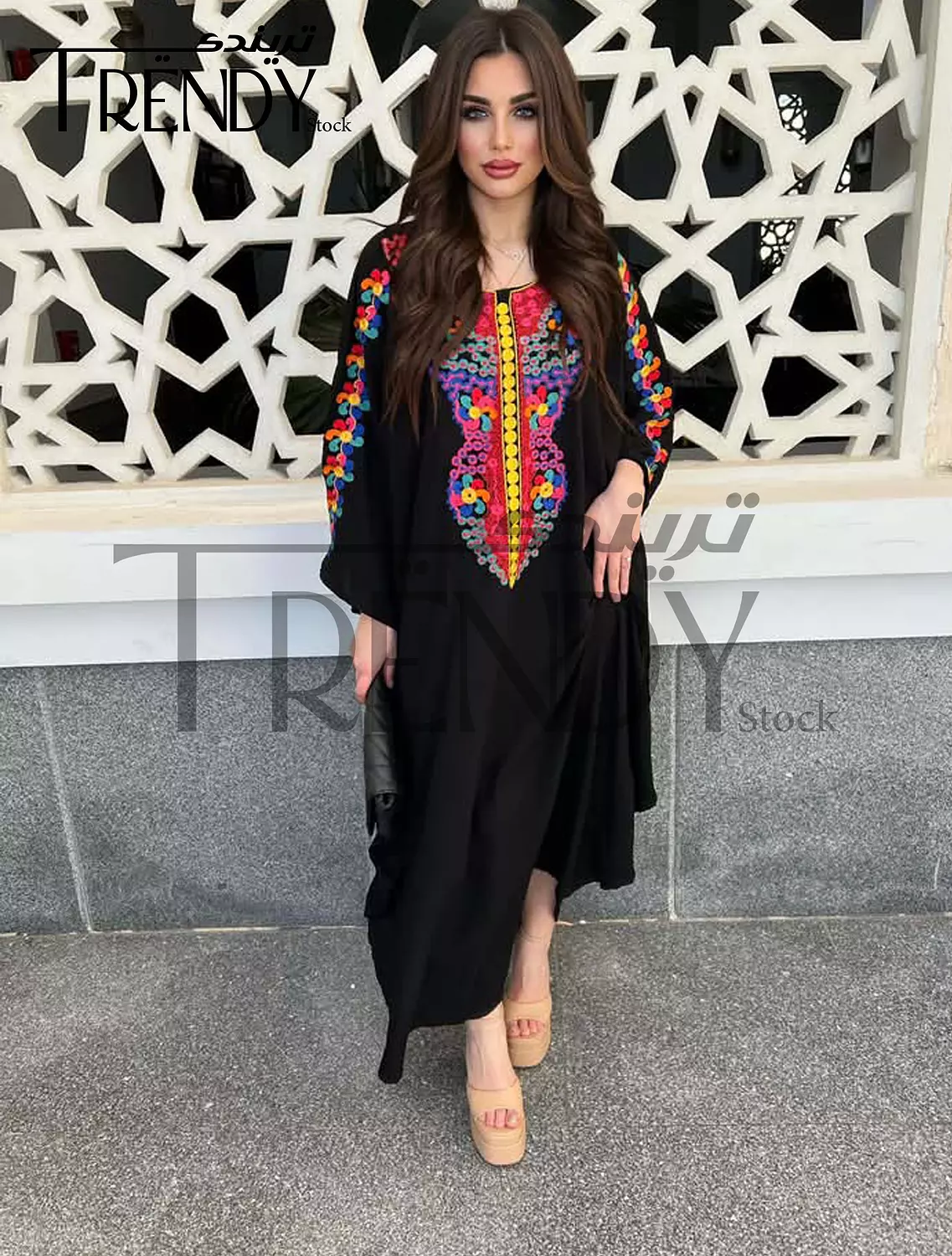  Loose abaya with distinctive embroidery 2