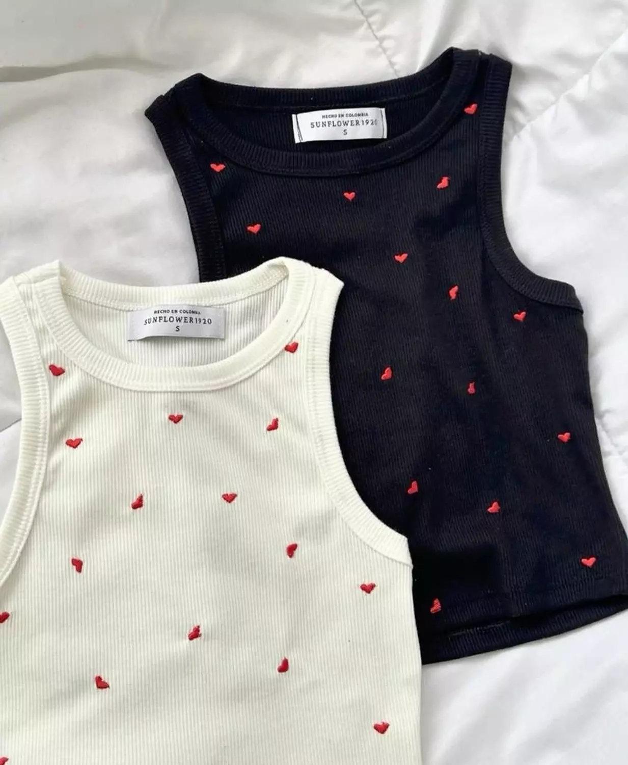 Cropped Ribbed Cotton Tank – Embroidered with Red Hearts 4