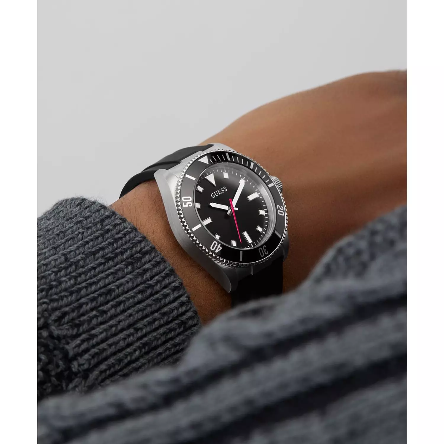 GUESS Mens Black Silver Tone Analog Watch Black Silicone Strap GW0969G1 7