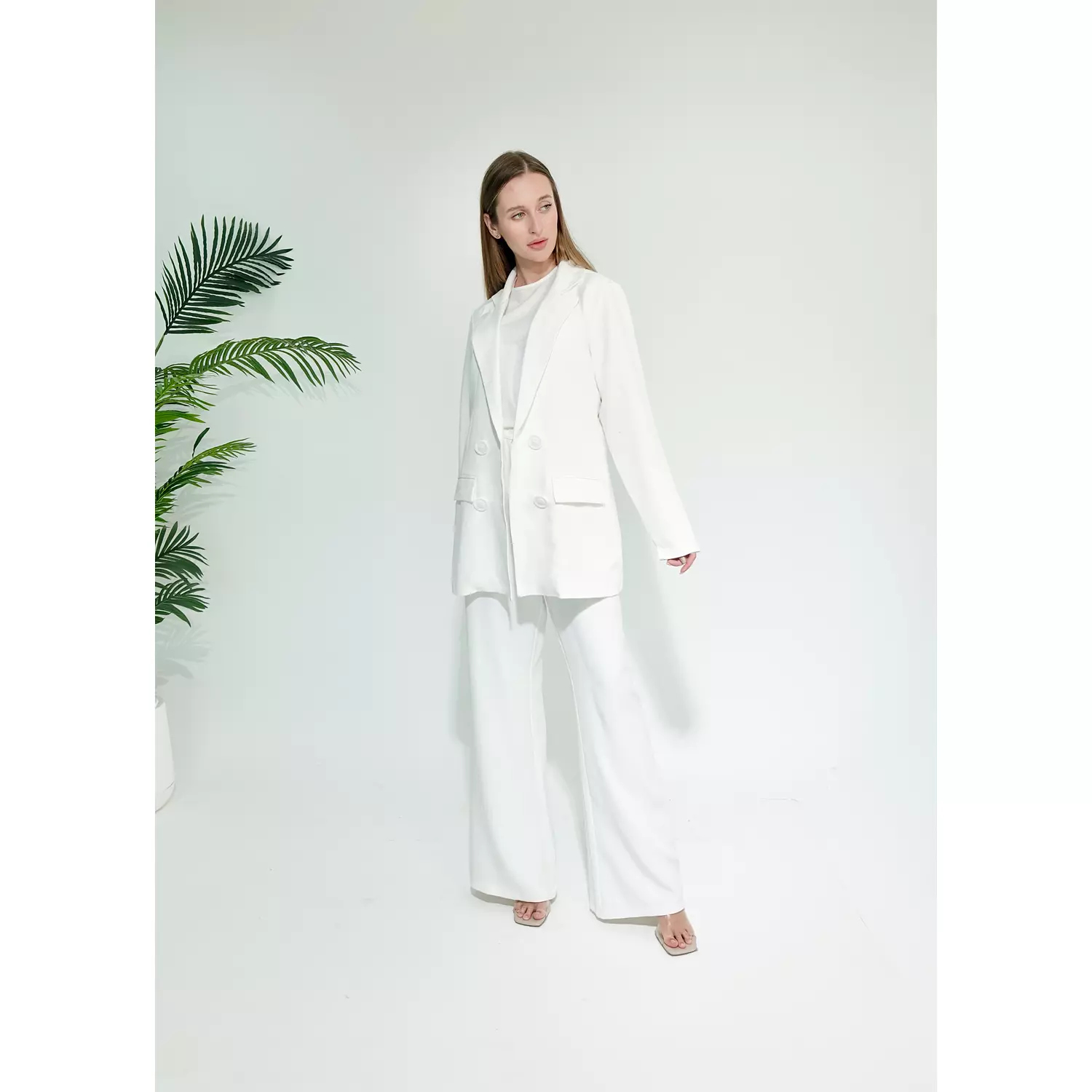 WHITE SUIT 8