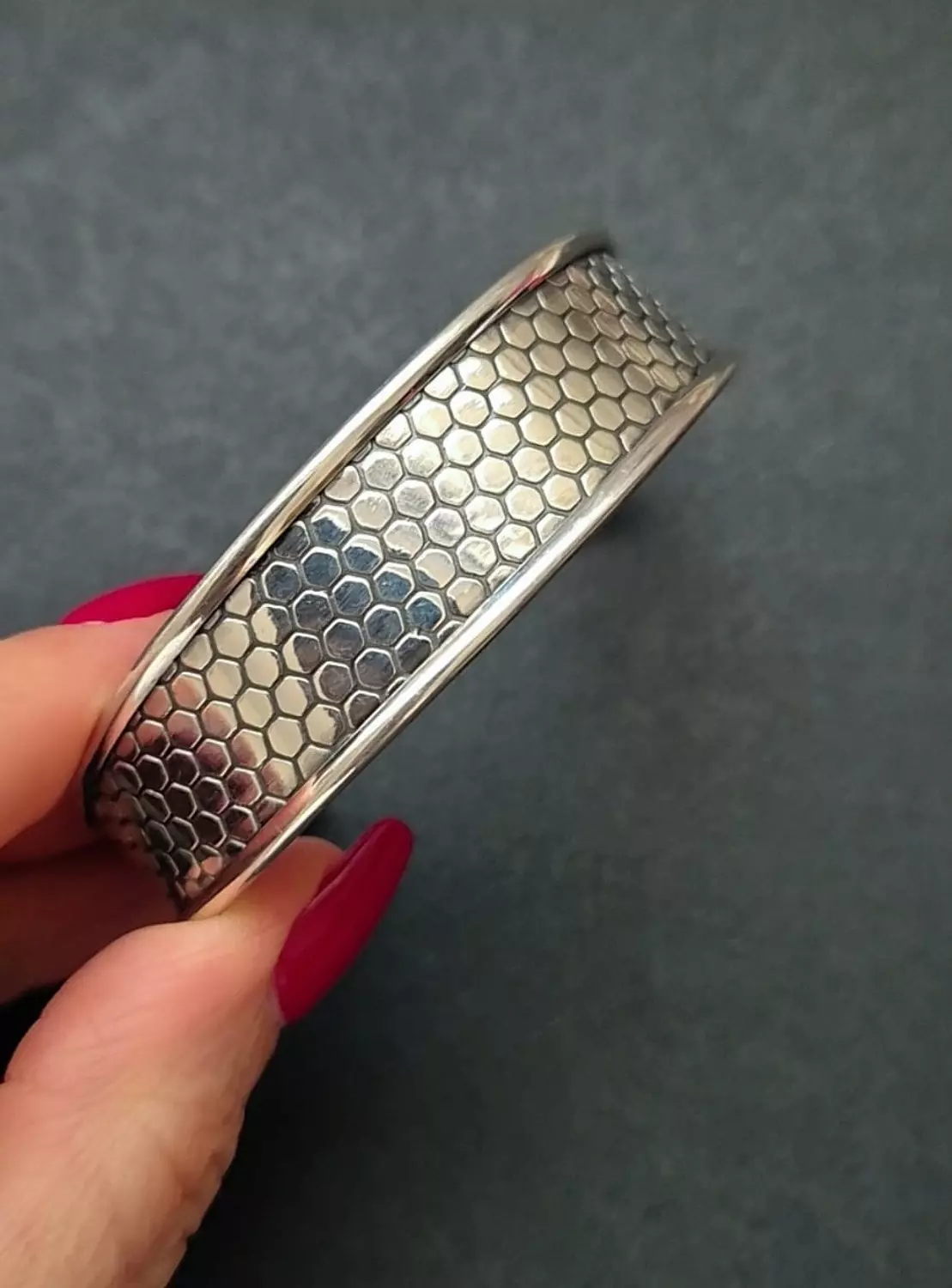 Honycomb bangle 4