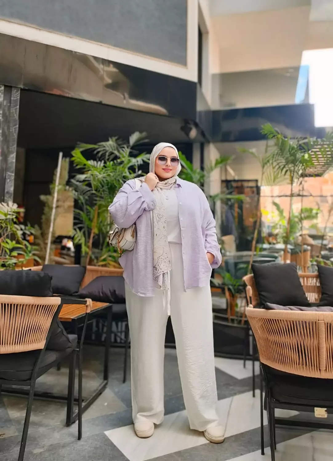 <h3 style="text-align: center"><span style="color: rgb(111, 61, 148)">Essential linen pants</span></h3>