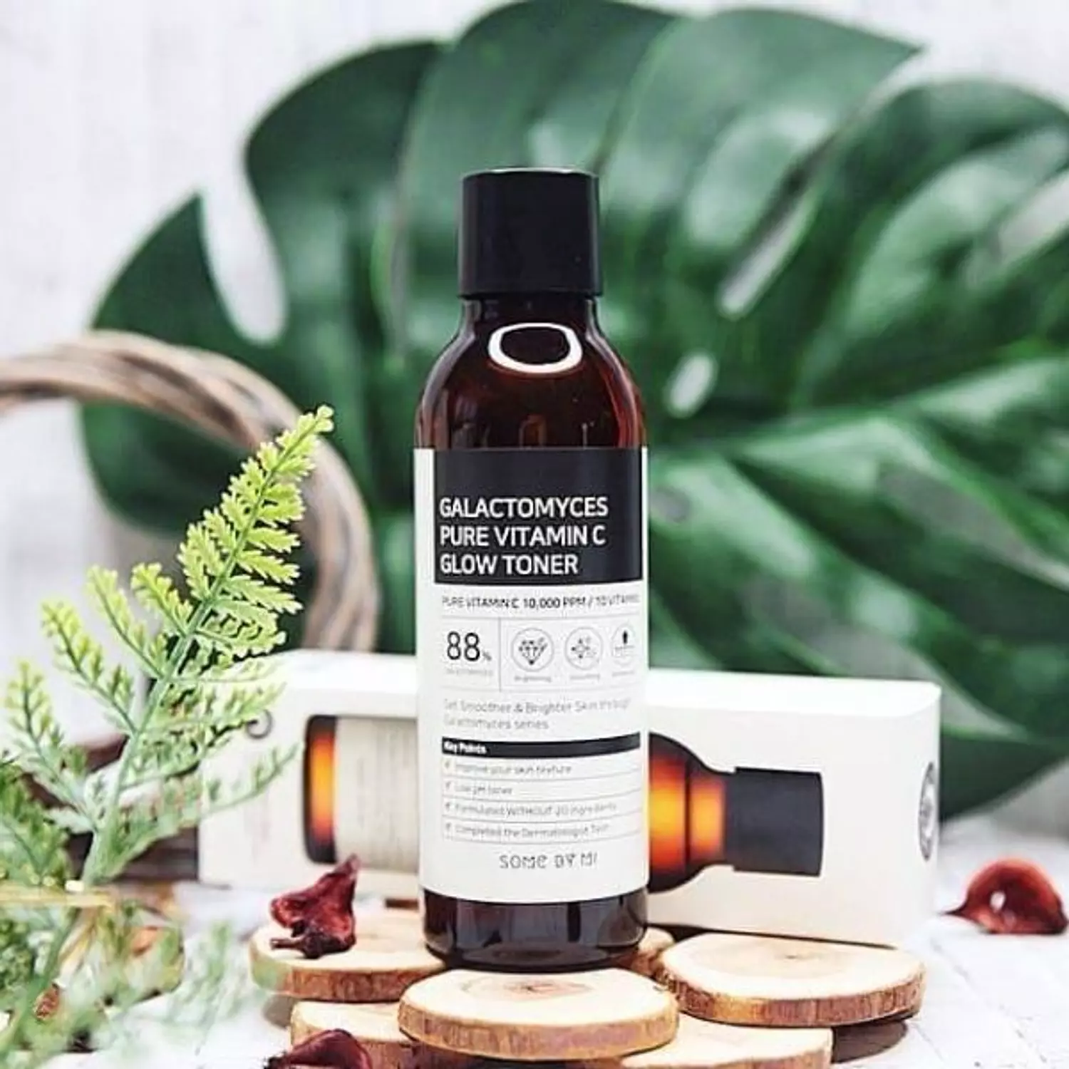 Some By Mi Galactomyces Pure Vitamin C Glow Toner hover image