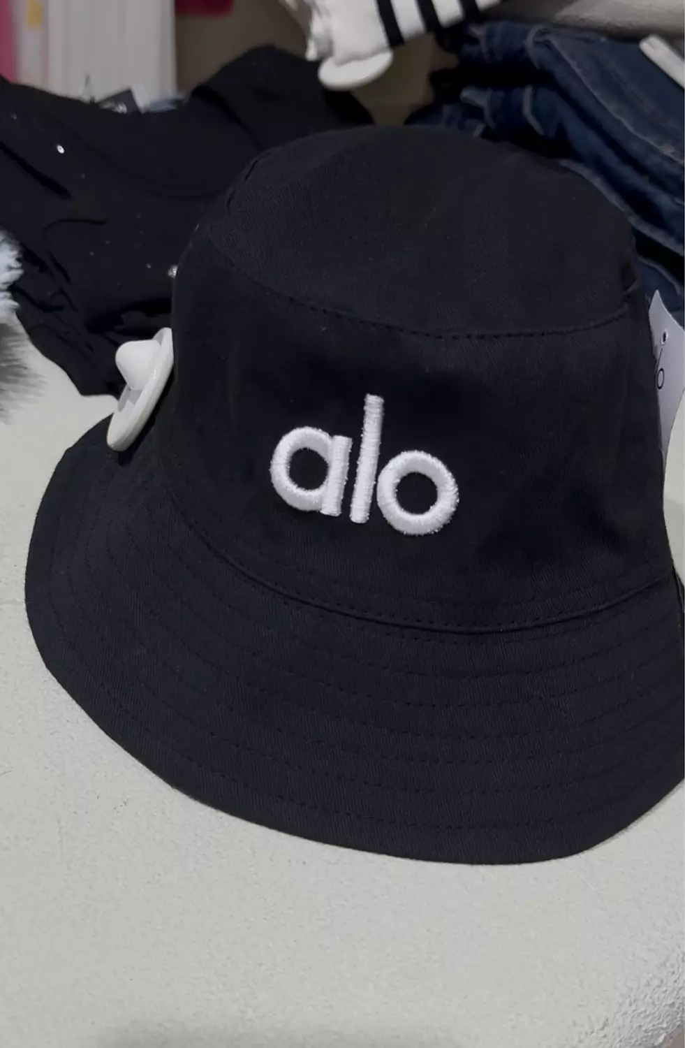 alo bucket hat  2