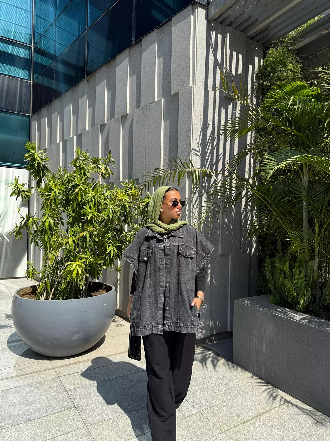 <p style="text-align: center"><strong>Oversized Vest</strong></p>